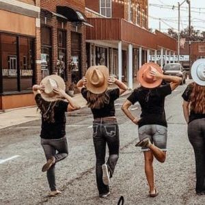 Meet your Posher, Hailey